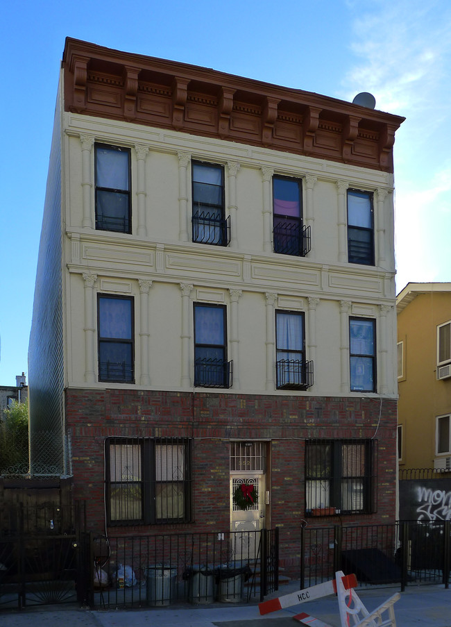 352 Palmetto St in Brooklyn, NY - Foto de edificio - Building Photo