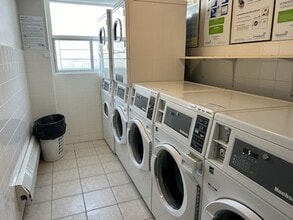 Katlena's Place in Oshawa, ON - Building Photo - Building Photo