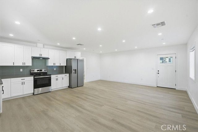 14014 Hubbard St in Los Angeles, CA - Building Photo - Building Photo