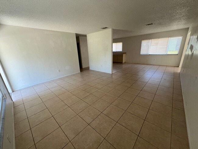 18010 Edgewater Dr in Port Charlotte, FL - Building Photo - Building Photo