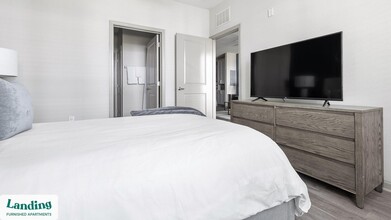 7116 Finn Hall Ave, Unit 11-108 in Charlotte, NC - Foto de edificio - Building Photo