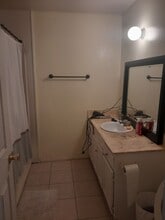 1141 W D St, Unit Downstair Apartment in Ontario, CA - Foto de edificio - Building Photo