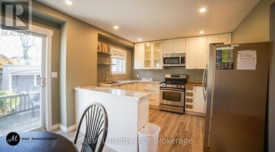 32 Edmund St in St Catharines, ON - Building Photo - Building Photo