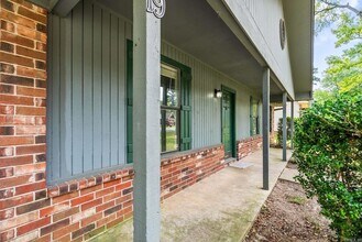 19 Oak Forest Dr in Maumelle, AR - Building Photo - Building Photo