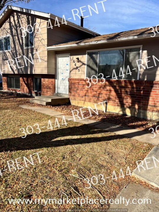 16635 E Pacific Dr in Aurora, CO - Building Photo