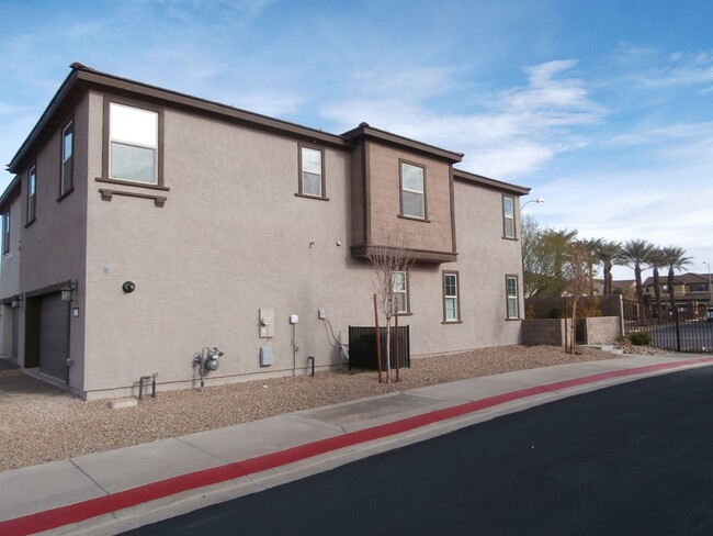 258 Blue Grotto St in Henderson, NV - Building Photo - Building Photo