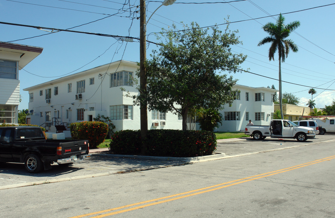 1745-1755 Calais Dr in Miami Beach, FL - Building Photo