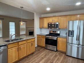 300 Sterling Hill Dr in Lawrenceville, GA - Building Photo - Building Photo