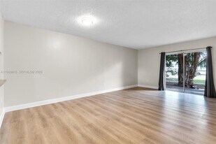 2690 W 76th St in Hialeah, FL - Building Photo