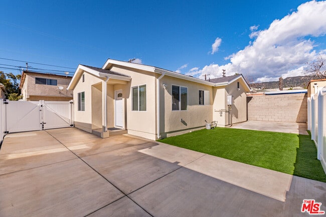 property at 1049 Sonora Ave