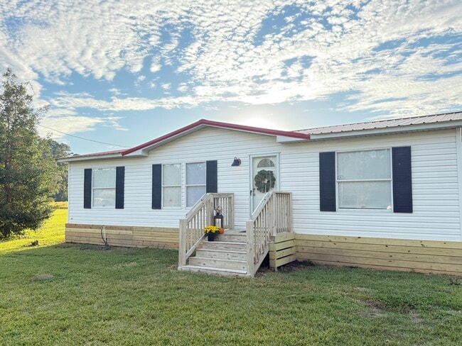 4995 Page Rd in Galivants Ferry, SC - Building Photo - Building Photo