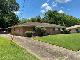 915 Queensbury Dr in Montgomery, AL - Building Photo