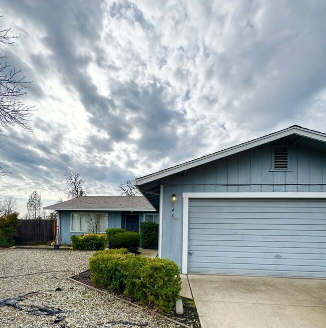 property at 746 Redwood Blvd