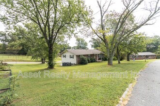2344 Alice Bell Rd in Knoxville, TN - Building Photo - Building Photo