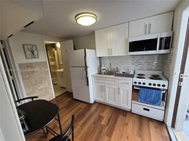 5712 Hollywood Blvd, Unit 1 in Hollywood, FL - Building Photo
