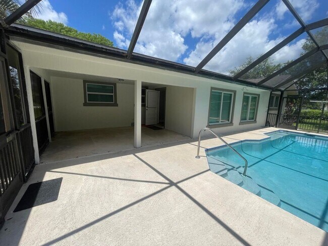 11737 Inverness Cir in Wellington, FL - Building Photo - Building Photo