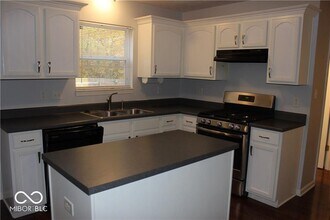 12117 Royalwood Ct in Fishers, IN - Building Photo - Building Photo