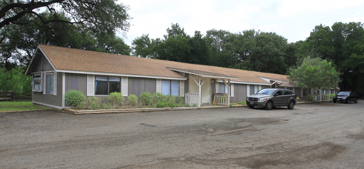 Allegro Lugar Apartments in Austin, TX - Building Photo