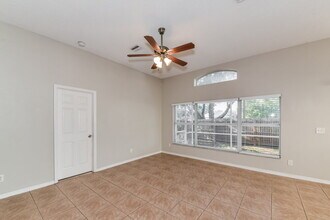 1710 Scotch Pine Dr in Brandon, FL - Building Photo - Building Photo