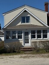 254 Gurnet Rd in Duxbury, MA - Foto de edificio - Building Photo