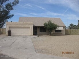 10614 N 72nd Ave in Peoria, AZ - Building Photo
