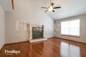 701 Corrington Dr in Raymore, MO - Building Photo - Building Photo