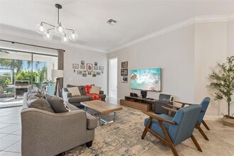 10151 Henbury St in Orlando, FL - Building Photo - Building Photo