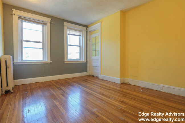 1705 Commonwealth Ave, Unit 6 in Boston, MA - Building Photo - Building Photo