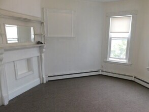 81 Merriam St, Unit 3 in Somerville, MA - Building Photo - Building Photo