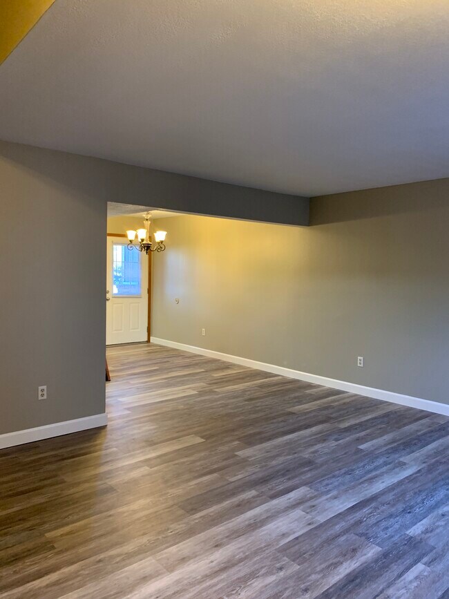 601 W Benton St, Unit C in Siloam Springs, AR - Foto de edificio - Building Photo