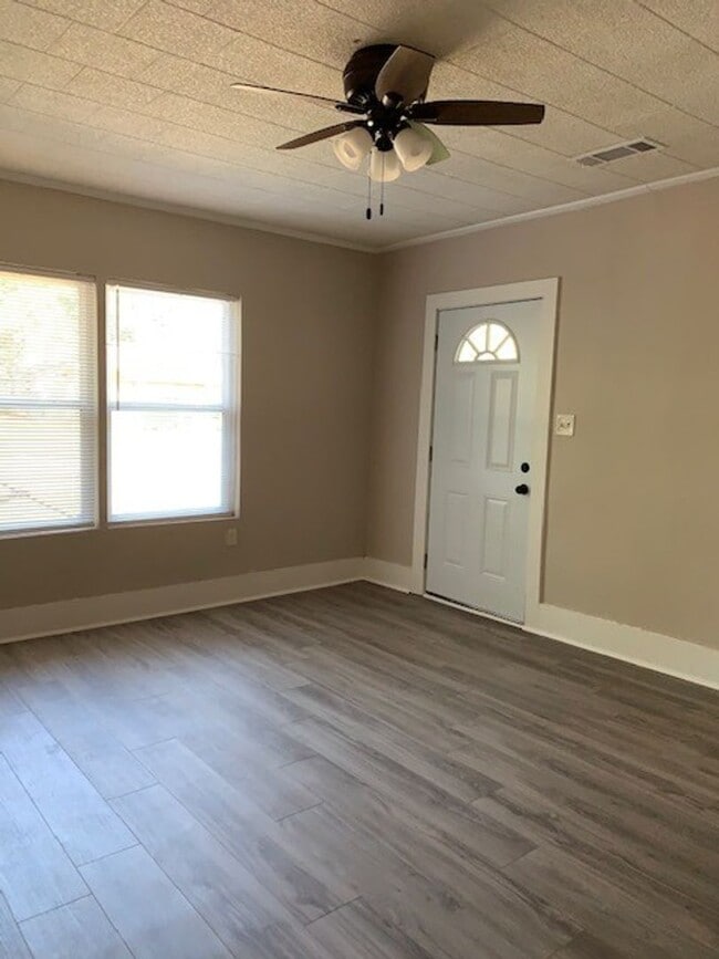 1715 Division St in Greenville, TX - Building Photo - Building Photo