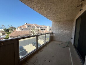 556 Terrace View Pl in Port Hueneme, CA - Building Photo - Building Photo