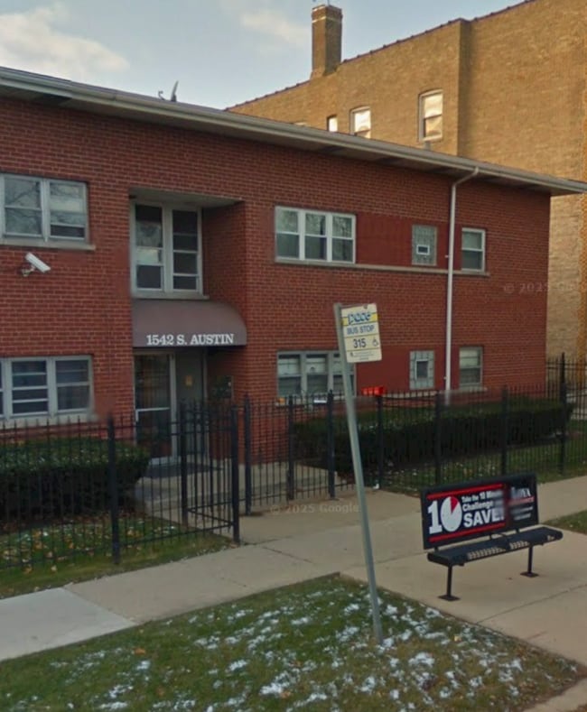 property at 1542 S Austin Blvd