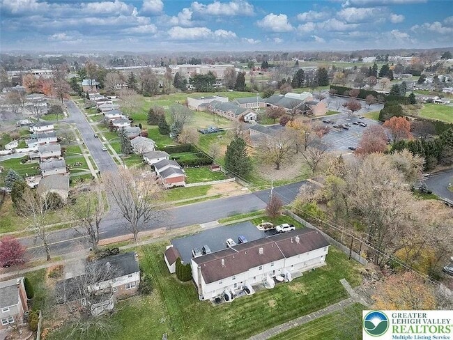 2080 Johnston Dr in Bethlehem, PA - Building Photo - Building Photo