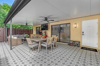 923 Springdale Cir in Palm Springs, FL - Building Photo - Building Photo
