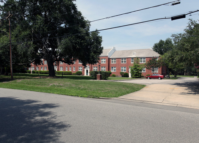 Oleander Court in Wilmington, NC - Building Photo - Building Photo