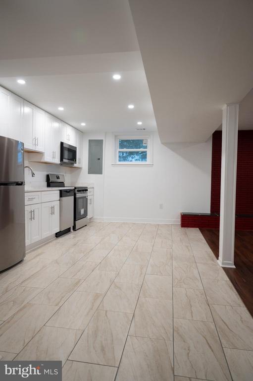 13021 Tamarack Rd in Silver Spring, MD - Building Photo - Building Photo