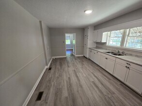 137 Marshall Cir in Greenwood, SC - Building Photo - Building Photo