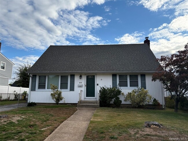 property at 32 Winding Rd