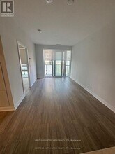 430 Square One Dr in Mississauga, ON - Building Photo - Building Photo