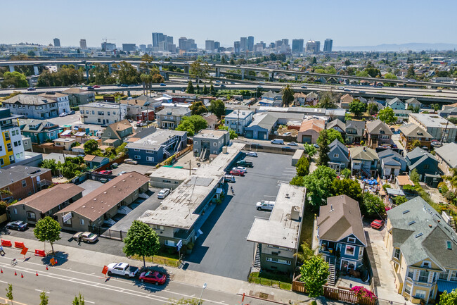 McArthur Motel in Oakland, CA - Building Photo - Building Photo