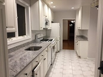 114 Lake St in Arlington, MA - Building Photo - Building Photo