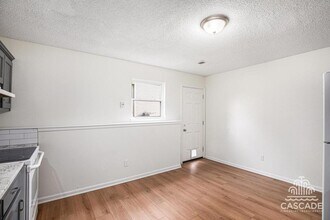 639 N Queen Ridge Ct in Independence, MO - Building Photo - Building Photo