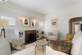 5484 Vicente Way in Oakland, CA - Building Photo - Building Photo