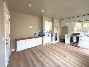 543 W 5th St in Los Angeles, CA - Building Photo - Building Photo