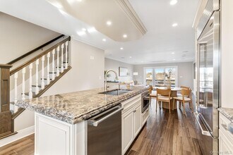 3047 Mitchell Rd in Westhampton Beach, NY - Building Photo - Building Photo