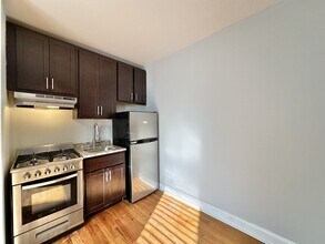 623 W Patterson Ave, Unit J07W in Chicago, IL - Building Photo - Building Photo