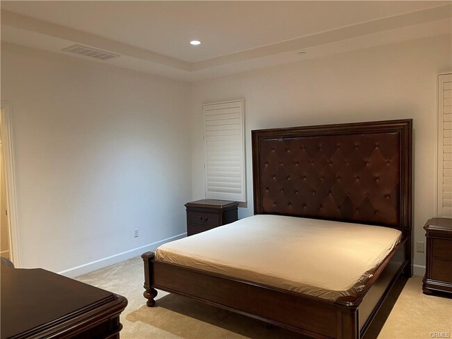 property at 68 Acorn Glen