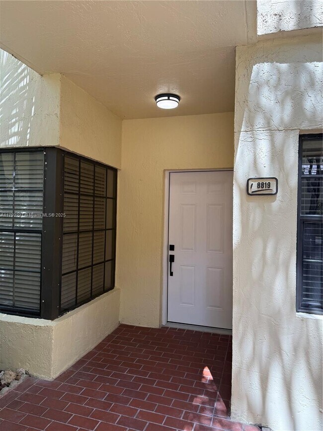 8819 SW 130th Pl-Unit -104 in Miami, FL - Building Photo - Building Photo