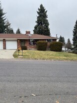 804 W Westview Ave in Spokane, WA - Building Photo